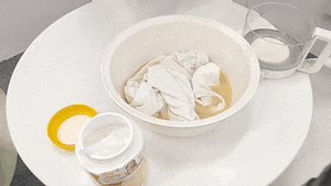 Nhiều người không biết: quần áo bẩn, ố vàng tưởng phải bỏ đi vẫn có thể sạch như mới! — hình 50